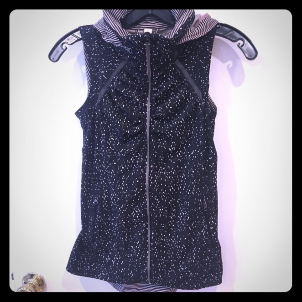 Lululemon go distance vest butterfly texture sz 2 - Picture 5 of 6